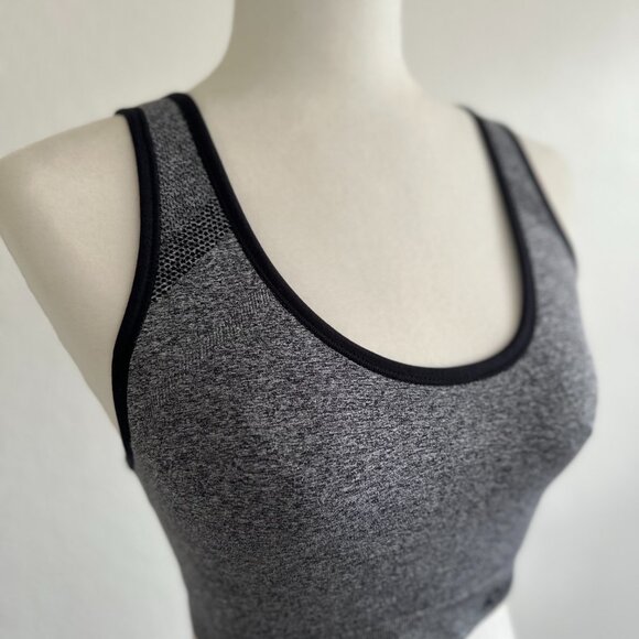 🖤 Reebok Gray Seamless Sports Bra - Size Medium🖤 - Picture 4 of 6